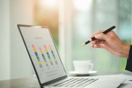 Google Keyword Planner vs. Ahrefs vs. SEMrush：哪款適合你的 SEO 策略？